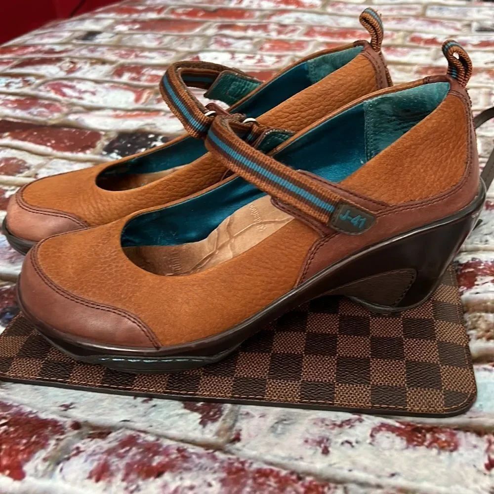 * J-41 brown Mary Jane Wedges - Picture 10 of 11